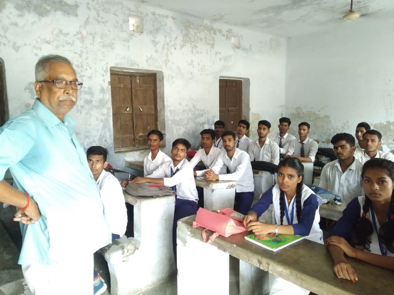 Class Room » UDIT NARAYAN INTER COLLEGE PADRAUNA, KUSHINGAR